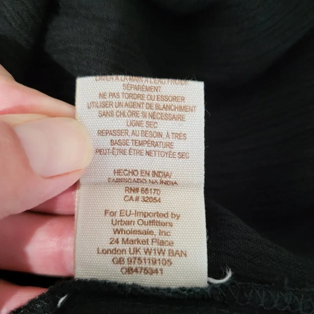 FREE PEOPLE Diamond Embroidered Bell Sleeve Top Black/White SZ L - Picture 9 of 10